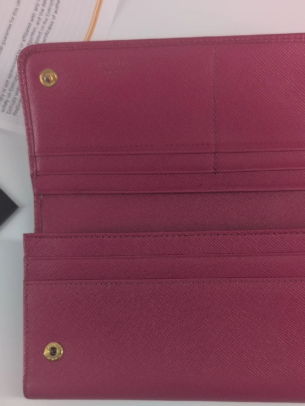Prada Saffiano Wallet In Great Condition !